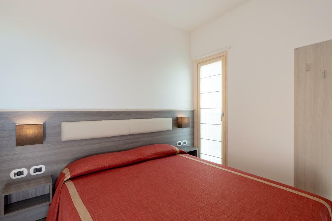 Boca Marina Aparthotel Alba Adriatica Exterior photo